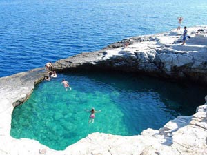 thassos-natural-pool